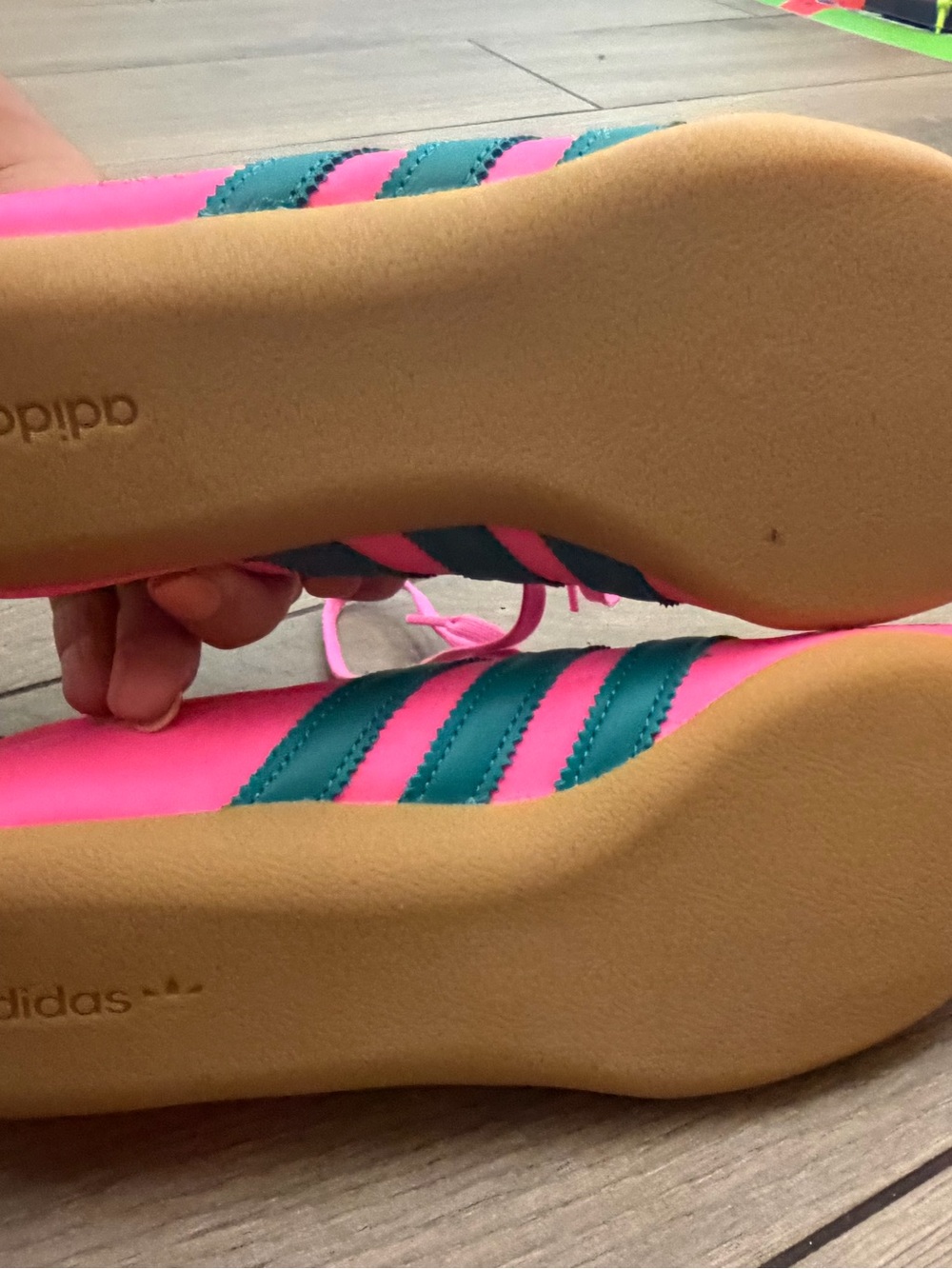 Adidas Tokyo Pink Women’s 9 - Picture 5 of 9